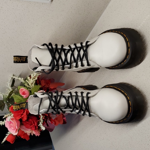 Unisex DR. MARTENS JADON white leather boots (sz W5 - M4) - Picture 4 of 10